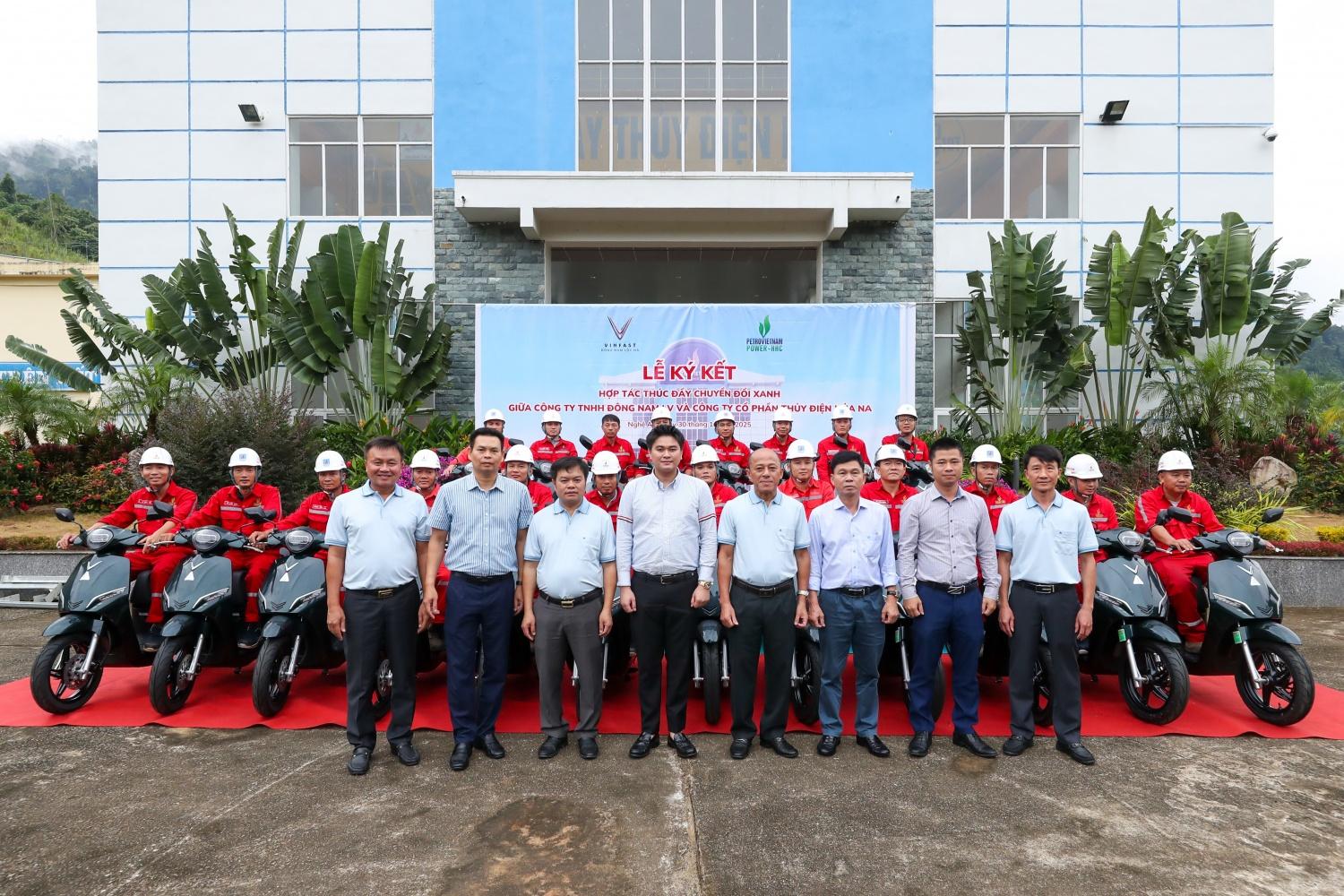 Thủy điện Hủa Na hợp tác cùng Vinfast nỗ lực thúc đẩy chuyển đổi năng lượng xanh Thủy điện Hủa Na hợp tác cùng Vinfast nỗ lực thúc đẩy chuyển đổi năng lượng xanh