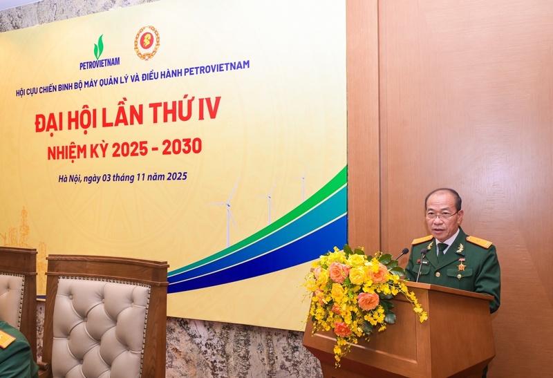 Đồng chí Phạm Quang Dũng - Ủy viên Ban Thường vụ Trung ương Hội Cựu chiến binh Việt Nam, Ủy viên Ban Thường vụ, Chánh Văn phòng Đảng ủy, Chủ tịch Hội Cựu chiến binh Tập đoàn biểu dương những kết quả toàn diện mà Hội Cựu chiến binh Bộ máy Quản lý và Điều hành Petrovietnamđã đạt được trong nhiệm kỳ qua.