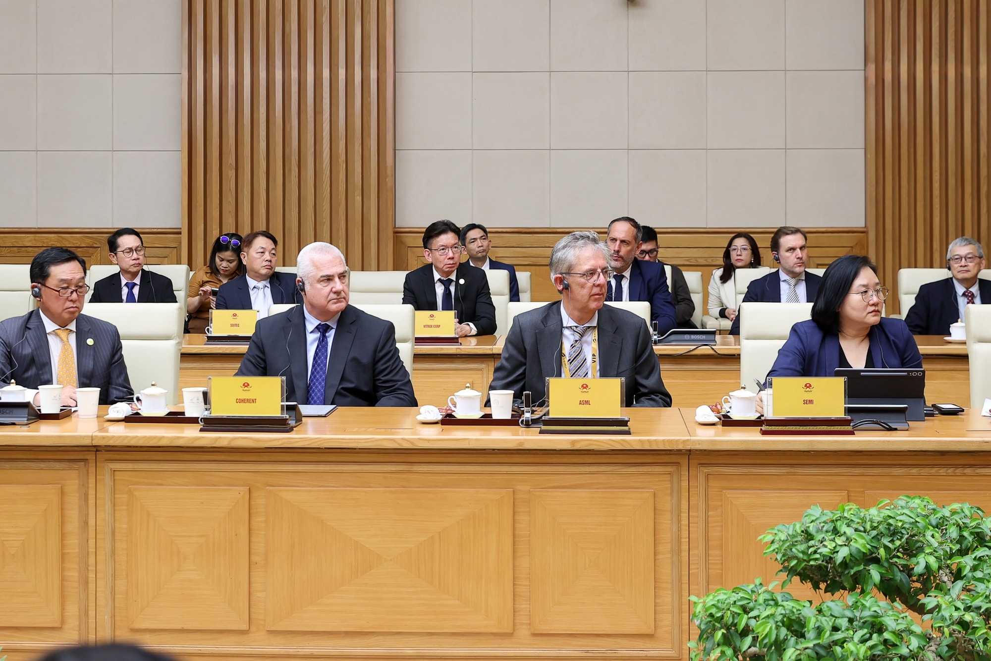 Thủ tướng: Việt Nam phấn đấu có nhà máy chip bán dẫn đầu tiên trong năm 2026- Ảnh 9. Thủ tướng: Việt Nam phấn đấu có nhà máy chip bán dẫn đầu tiên trong năm 2026- Ảnh 9.