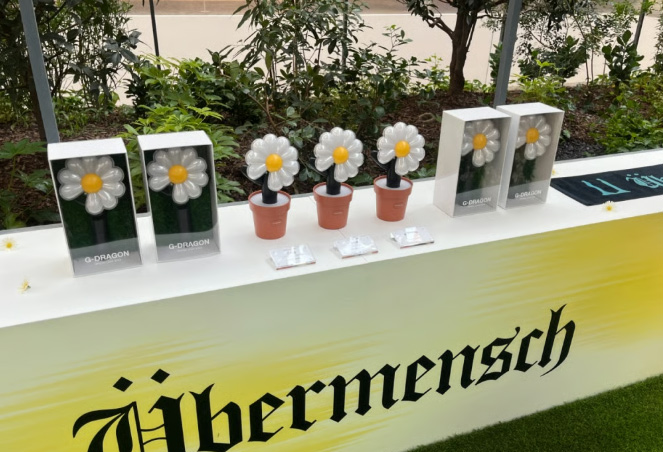 Các sản phẩm gắn liền với thần tượng tạo doanh thu cao khoảng 220% so với doanh thu vé. Ảnh cắt từ video