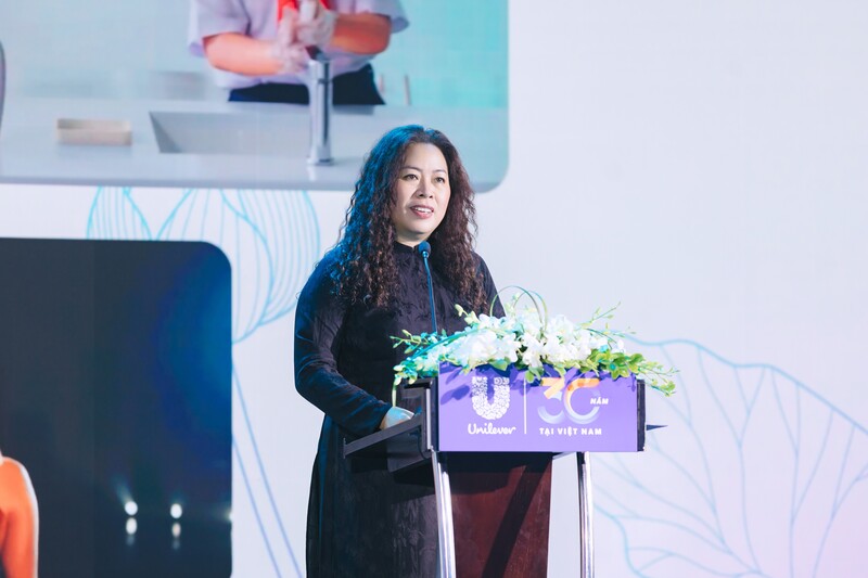 Bà Nguyễn Thị Bích Vân - Tổng Giám đốc Quốc gia Unilever Việt Nam phát biểu khai mạc