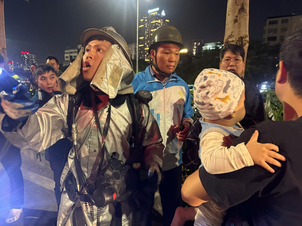 Nhiều người được giải cứu trong hai vụ cháy xảy ra tối 20/11