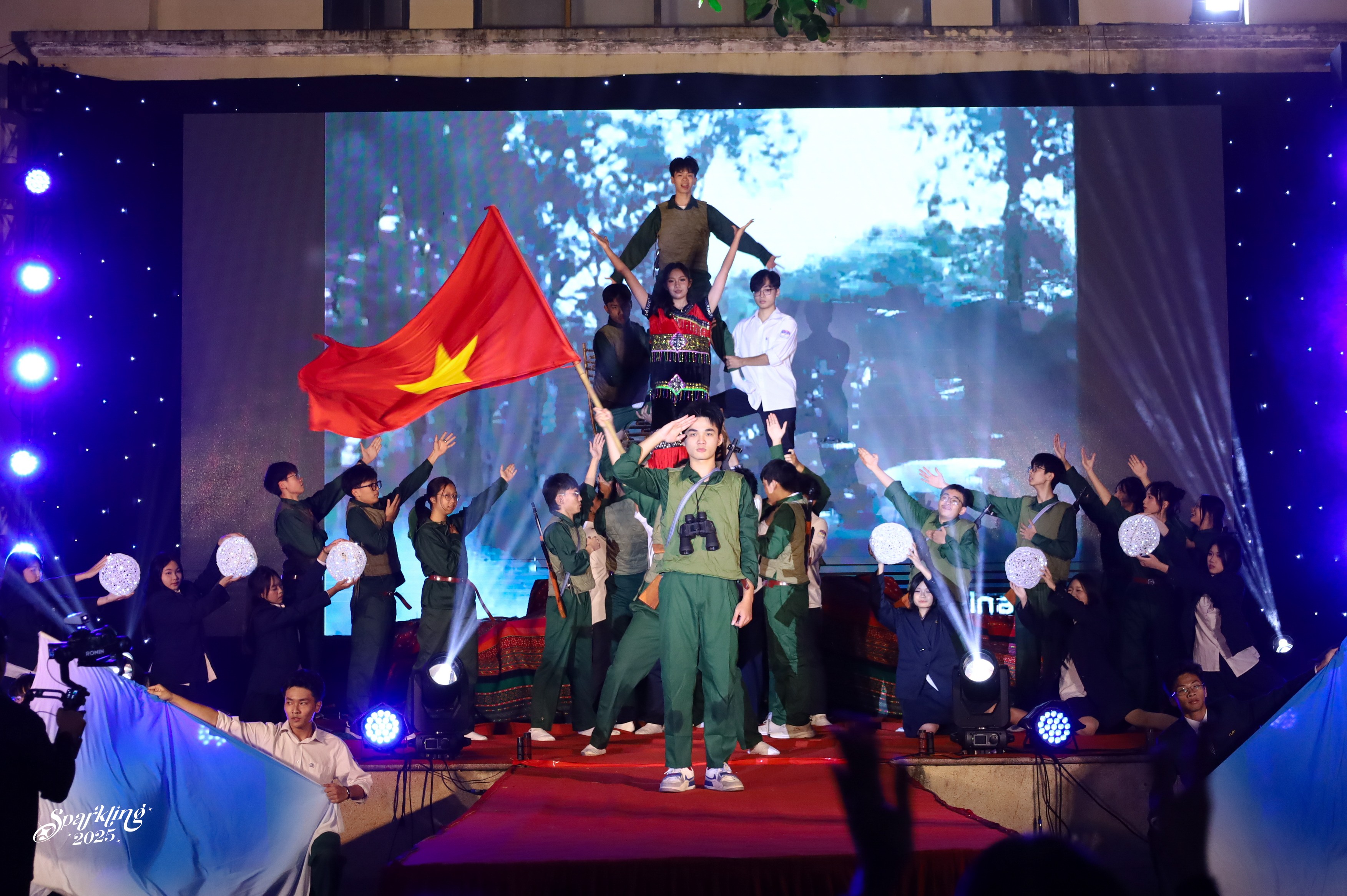 Đêm hội Sparkling - thanh âm truyền thống hòa cùng hơi thở hiện đại