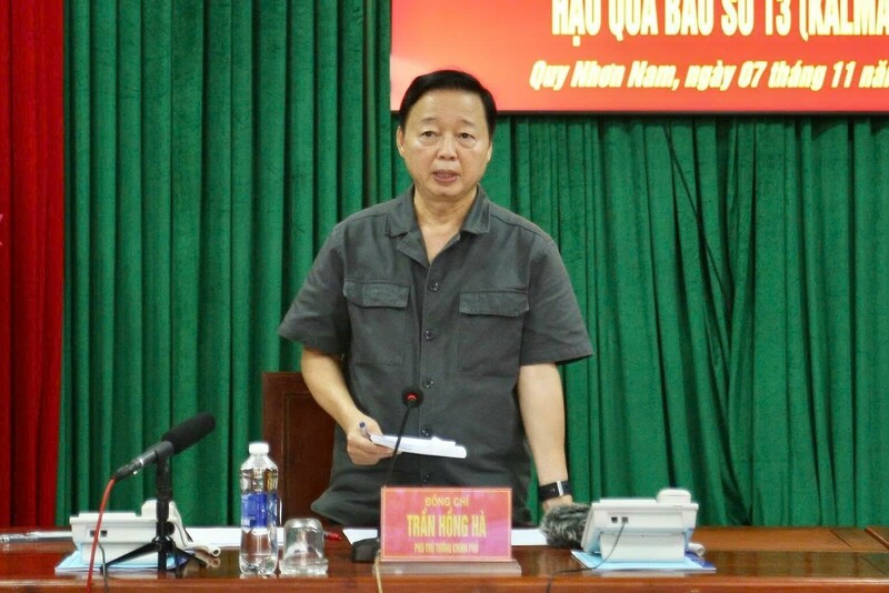 Phó Thủ tướng Chính phủ Trần Hồng Hà yêu cầu các địa phương tiếp tục sâu sát cơ sở, chủ động hỗ trợ người dân khắc phục hậu quả.