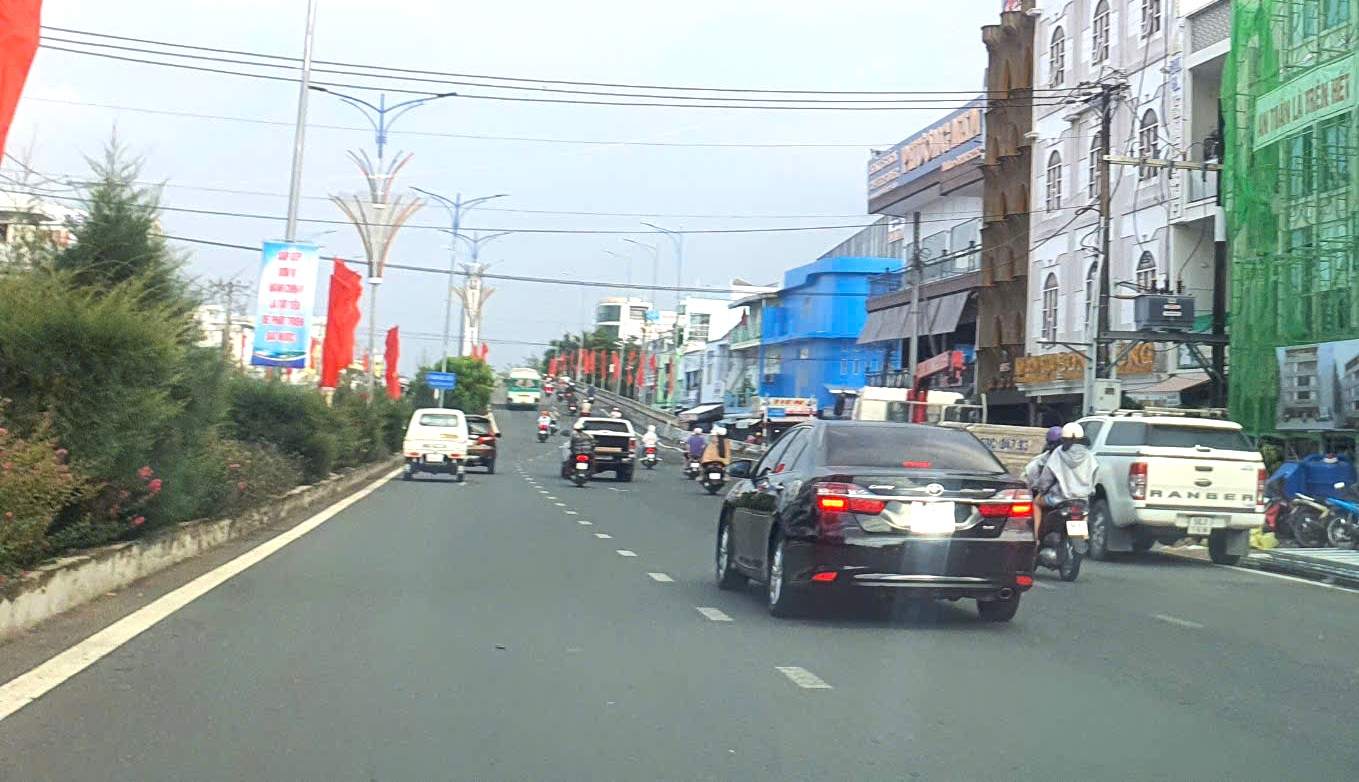 Tuyến đường Phan Ngọc Hiển, phường Tân Thành, Cà Mau giá đất dự kiến tăng đến 40%, tuỳ đoạn. Ảnh: Nhật Hồ