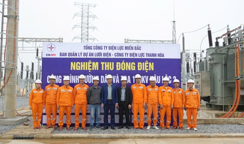 Việc hoàn thành nghiệm thu đóng điện đưa vào vận hành công trình nhằm đáp ứng nhu cầu phụ tải có tốc độ tăng cao tại huyện Hậu Lộc và khu vực phụ cận trong năm 2026 và các năm tiếp theo. Ảnh: Hùng Mạnh
