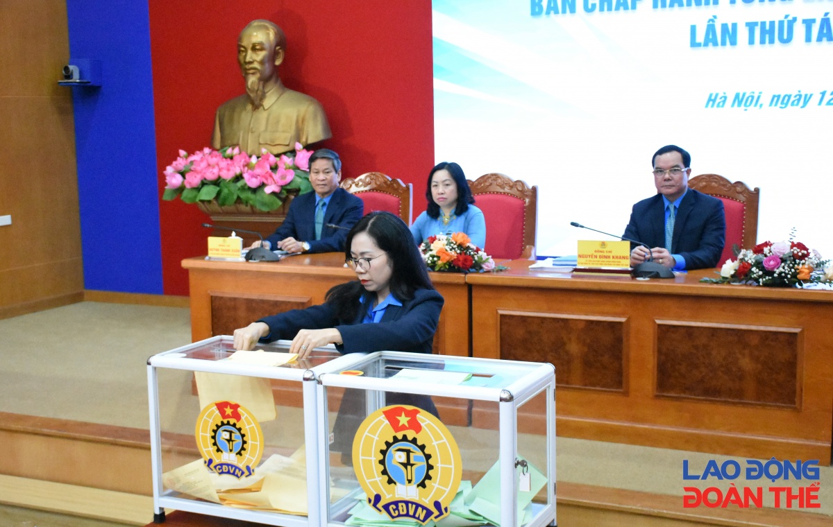 Tạo nền tảng tư duy mới cho một nhiệm kỳ chuyển động mạnh mẽ của Công đoàn Tạo nền tảng tư duy mới cho một nhiệm kỳ chuyển động mạnh mẽ của Công đoàn