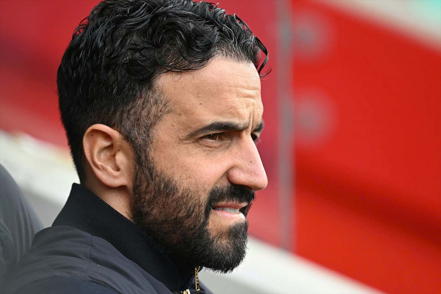 Ruben Amorim đang cố gắng phá bỏ những rào cản của bản thân để thích nghi với quãng thời gian khó khăn trước mắt. Ảnh: AFP