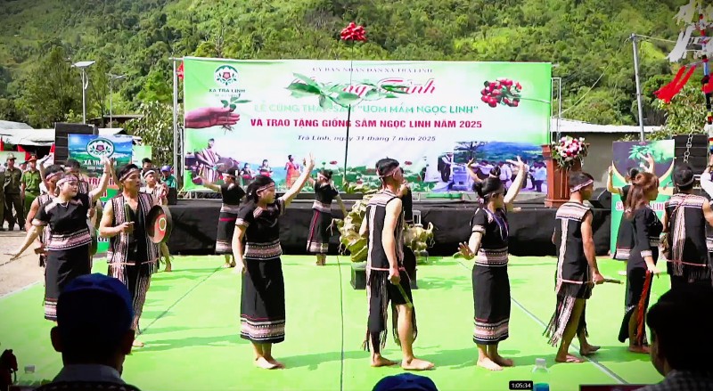 Quang cảnh lễ cúng Thần sâm trên đỉnh Ngọc Linh, TP.Đà Nẵng. Ảnh: Trường An