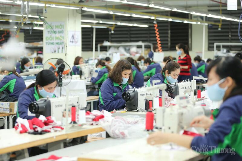 Doanh nghiệp dệt may vượt qua "cú sốc" thuế đối ứng năm 2025 bằng sự nỗ lực và linh hoạt. Ảnh: Nguyễn Nam