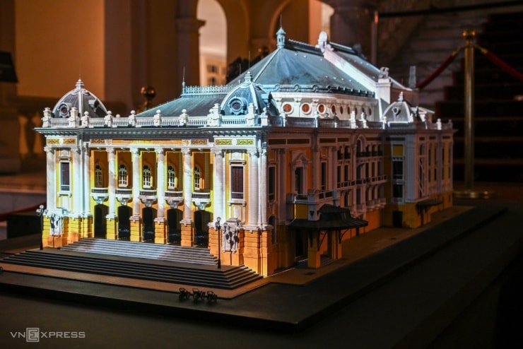 Mô hình thu nhỏ và các chi tiết kiến trúc nguyên bản