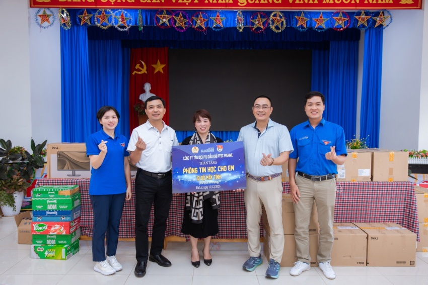 PTSC Marine và hành trình “Trao gửi yêu thương – Ươm mầm tri thức” PTSC Marine và hành trình “Trao gửi yêu thương - Ươm mầm tri thức”