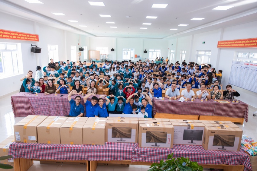 PTSC Marine và hành trình “Trao gửi yêu thương – Ươm mầm tri thức” PTSC Marine và hành trình “Trao gửi yêu thương - Ươm mầm tri thức”