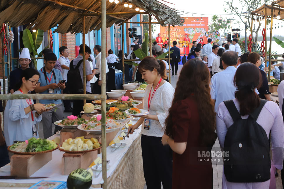 Các sự kiện ẩm thực luôn thu hút du khách nhưng chưa được đầu tư xứng tầm, nhân rộng. Ảnh: Hoài Phương