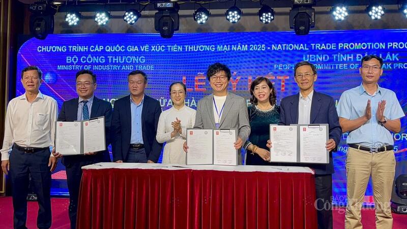 Sở Công Thương Đắk Lắk tổ chức chương trình xúc tiến thương mại nhằm tạo sự liên kết doanh nghiệp nước ngoài hợp tác trong lĩnh vực xuất nhập khẩu tại địa phương. Ảnh: Vũ Long