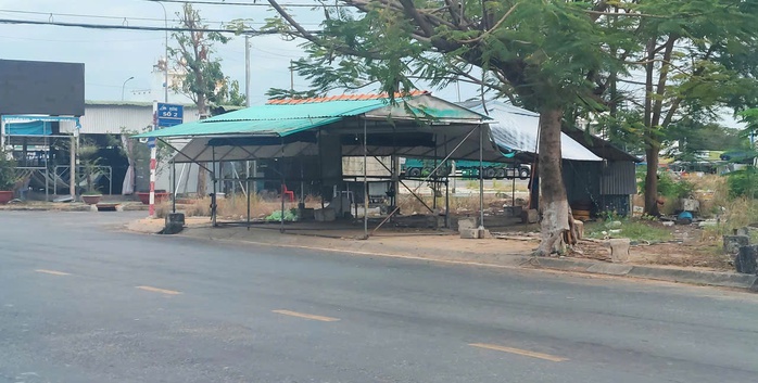 Chủ tịch UBND tỉnh An Giang thống nhất tạm dừng thu phí ở Núi Sam - Ảnh 2.