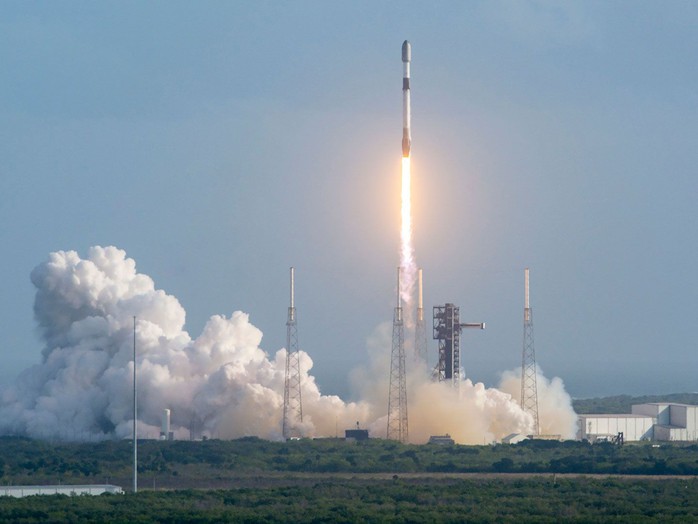 Đường đua vệ tinh internet ngày càng nóng - Ảnh 1.