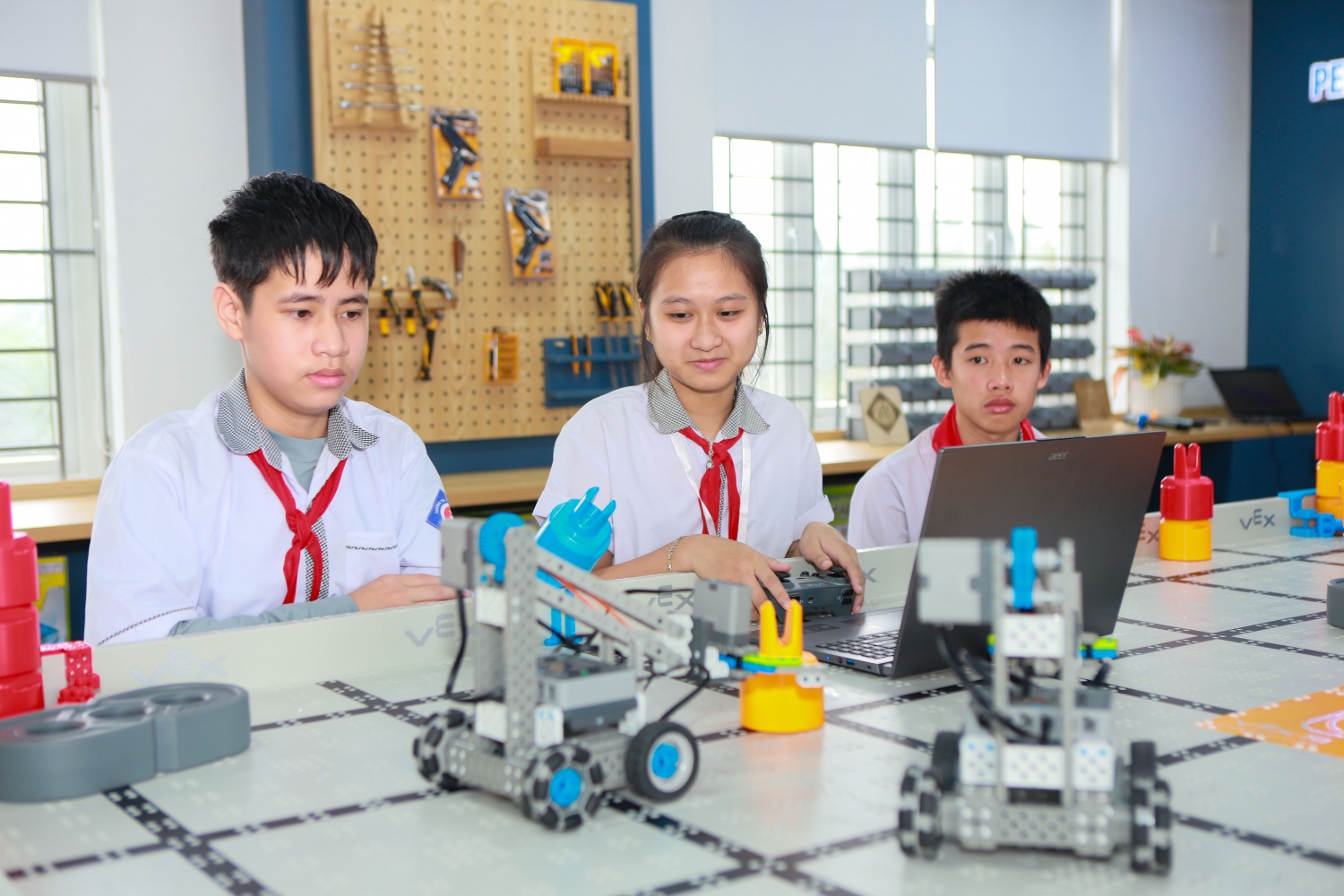 Đưa giáo dục STEM đến với học sinh “Vùng đất lửa” Quảng Trị