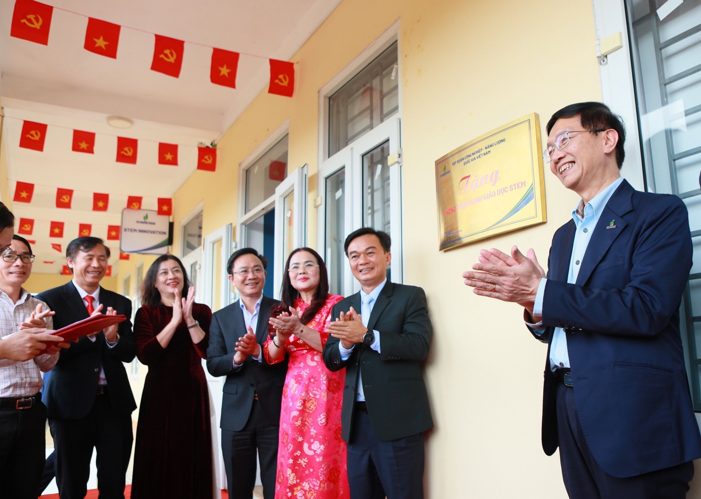 Đưa giáo dục STEM đến gần hơn với học sinh “Vùng đất lửa” Quảng Trị