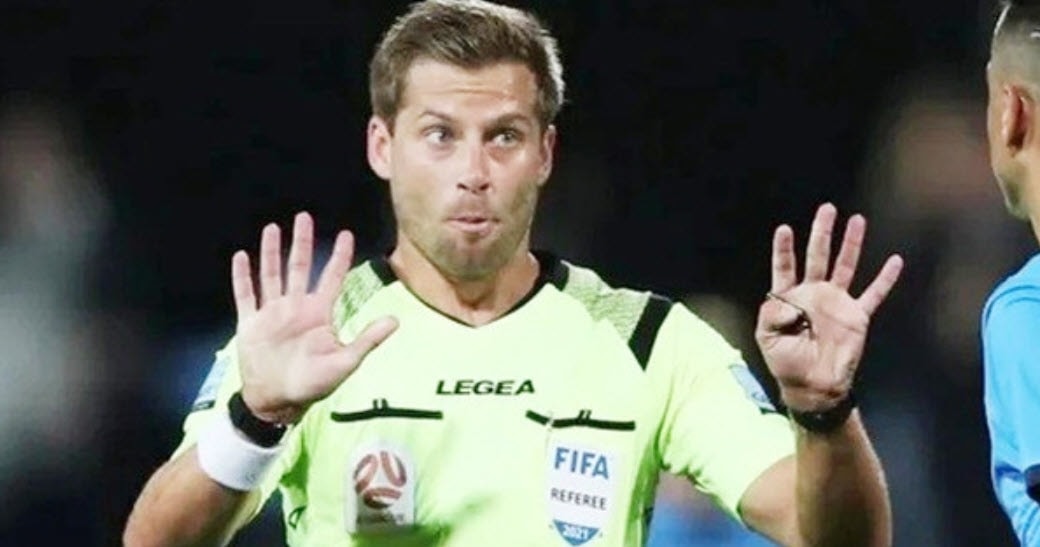 Trọng tài Alexander King được xem là 'thần tài' của U23 Việt Nam tại giải đấu năm nay