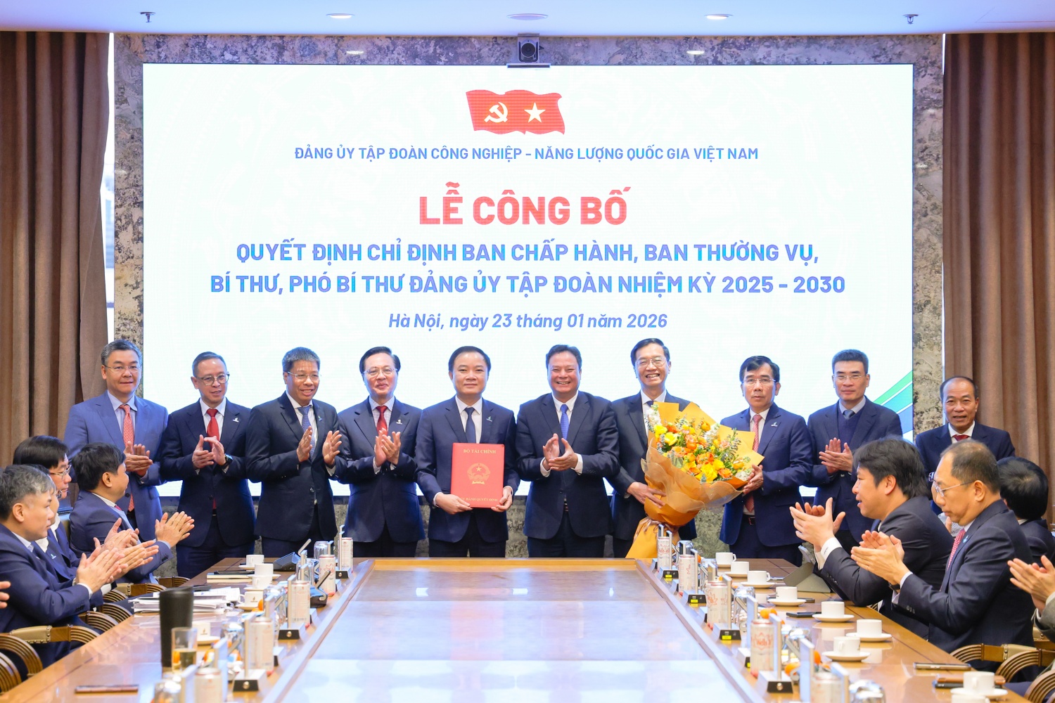 Công bố và trao quyết định Bí thư, Phó Bí thư, Ban Chấp hành Đảng bộ Petrovietnam nhiệm kỳ 2025 - 2030 Công bố và trao quyết định Bí thư, Phó Bí thư, Ban Chấp hành Đảng bộ Petrovietnam nhiệm kỳ 2025 - 2030