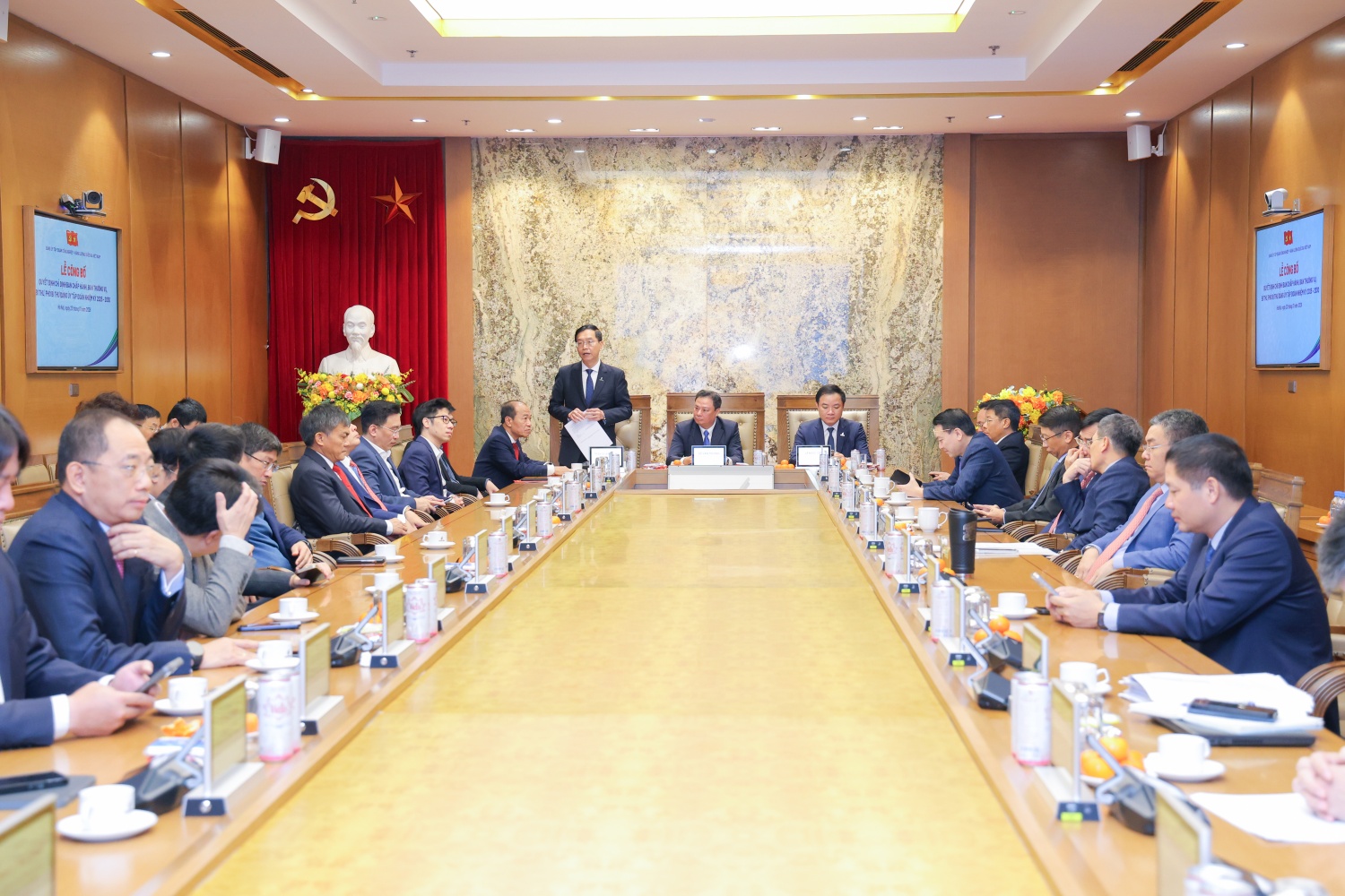 Công bố và trao quyết định Bí thư, Phó Bí thư, Ban Chấp hành Đảng bộ Petrovietnam nhiệm kỳ 2025 - 2030 Công bố và trao quyết định Bí thư, Phó Bí thư, Ban Chấp hành Đảng bộ Petrovietnam nhiệm kỳ 2025 - 2030