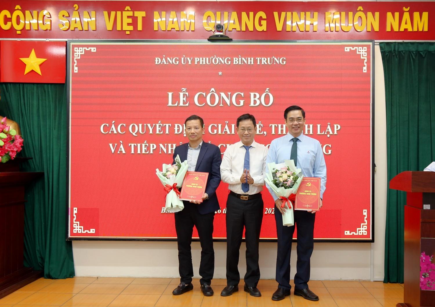 Tổ chức Đảng đầu tiên trong Đảng bộ Petrovietnam hoàn thành chuyển giao theo mô hình tổ chức mới Tổ chức Đảng đầu tiên trong Đảng bộ Petrovietnam hoàn thành chuyển giao theo mô hình tổ chức mới