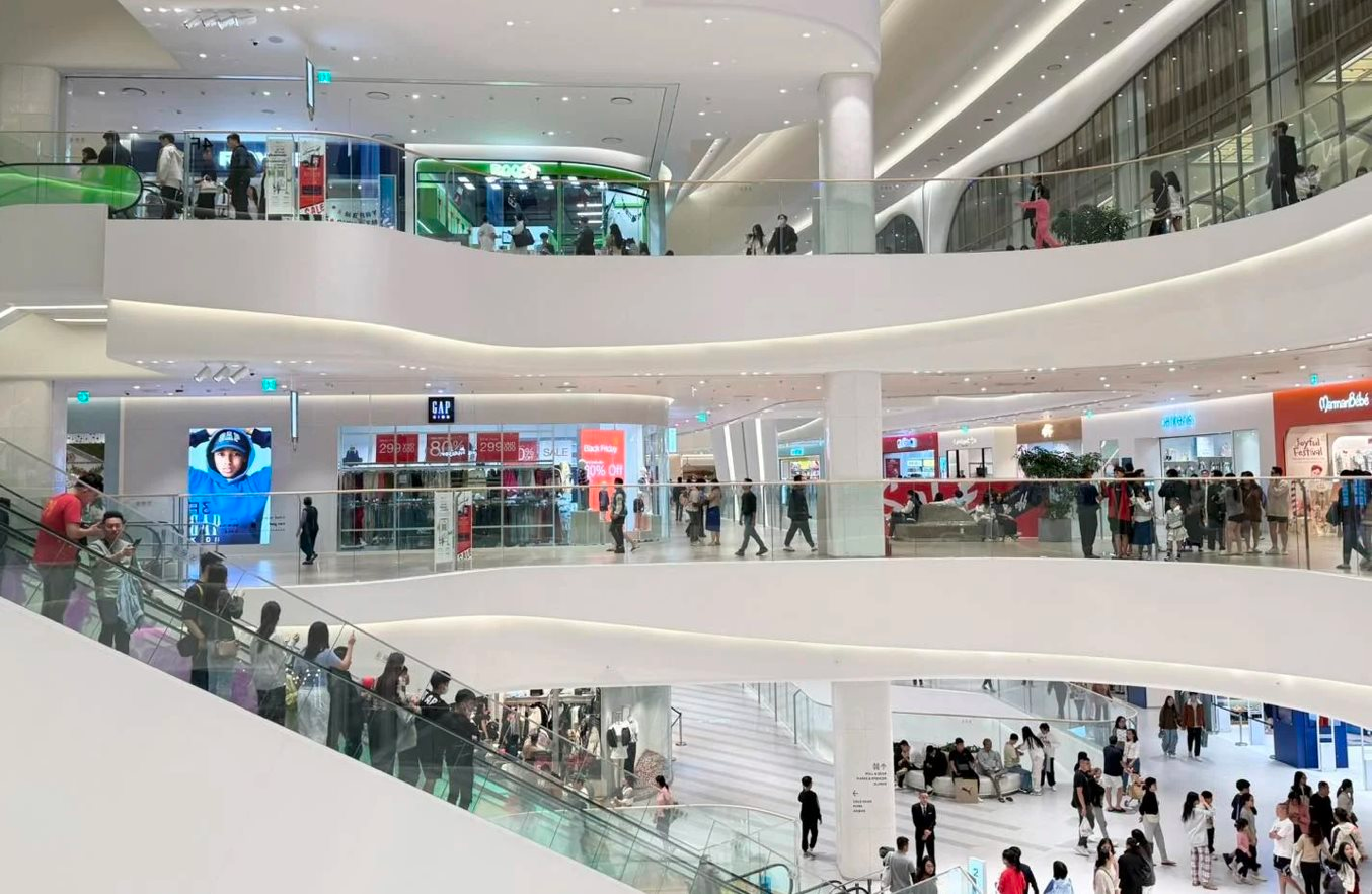 Thị trường bán lẻ Việt Nam chạm đỉnh 5 năm và động lực bền vững cho sức mua - Ảnh 1. Thị trường bán lẻ Việt Nam chạm đỉnh 5 năm và động lực bền vững cho sức mua - Ảnh 1.