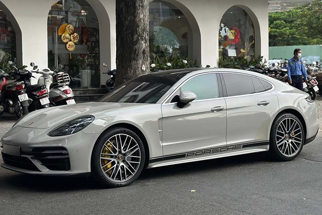 Porsche Panamera Turbo S thế hệ mới xuất hiện tại Việt Nam