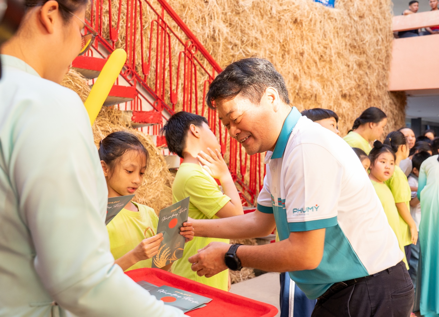 PVFCCo – Phú Mỹ chăm lo Tết cho 200 thiếu nhi khó khăn tại Lễ hội Tết Việt PVFCCo – Phú Mỹ chăm lo Tết cho 200 thiếu nhi khó khăn tại Lễ hội Tết Việt