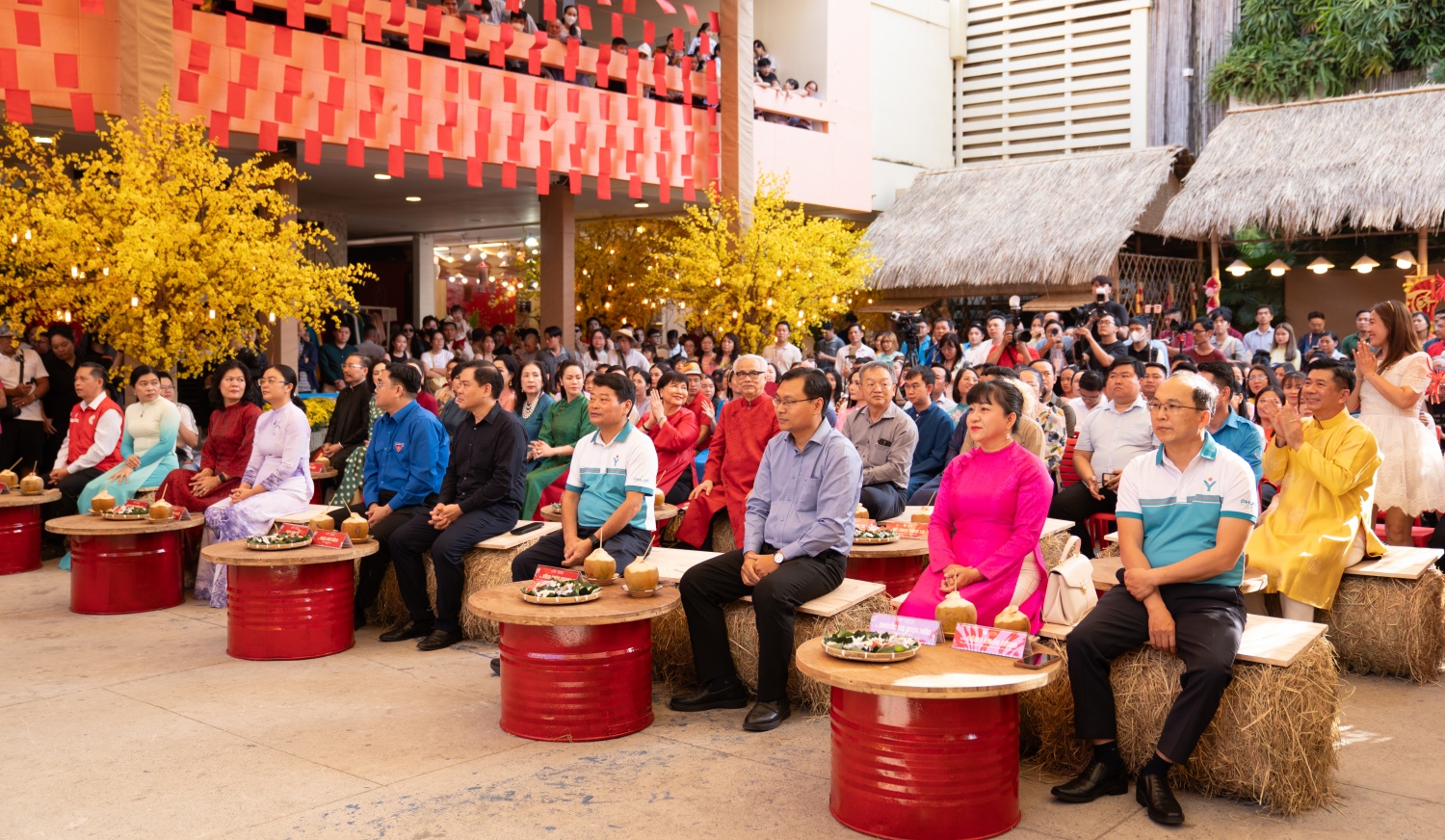 PVFCCo – Phú Mỹ chăm lo Tết cho 200 thiếu nhi khó khăn tại Lễ hội Tết Việt PVFCCo – Phú Mỹ chăm lo Tết cho 200 thiếu nhi khó khăn tại Lễ hội Tết Việt