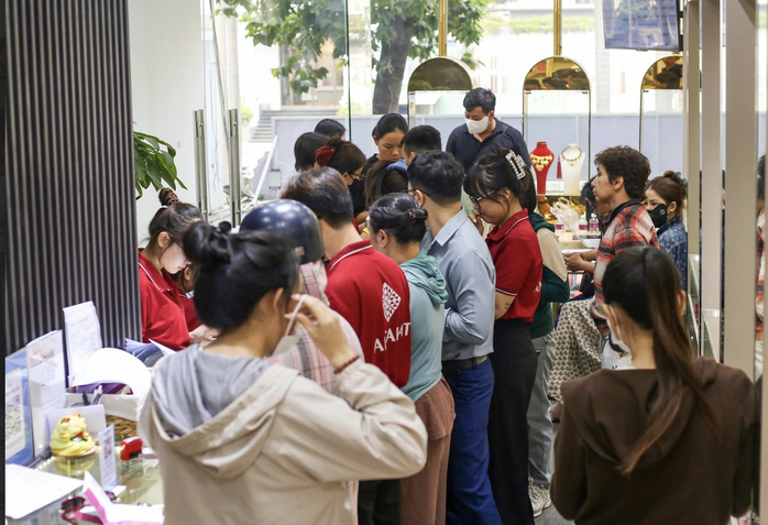 Giá bạc hôm nay 6 - 2 giảm sâu khiến nhà đầu tư lo sốt vó - Ảnh 2.