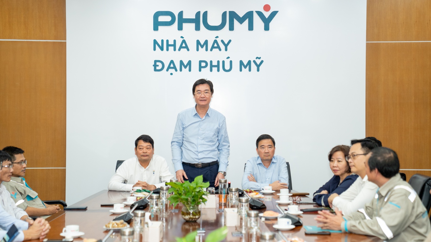 Ấm áp nghĩa tình nơi nhịp máy vận hành Công đoàn Petrovietnam thăm, chúc Tết NLĐ trực ca đêm giao thừa tại Nhà máy Đạm Phú Mỹ