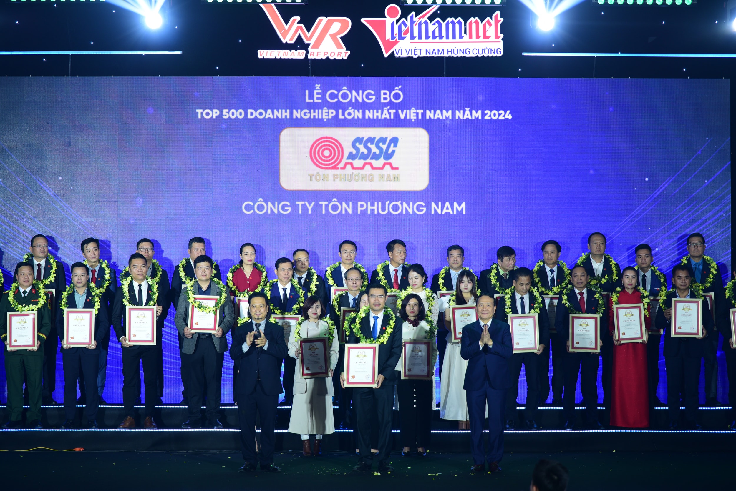 Mặc dù thời gian qua thị trường tôn thép gặp nhiều khó khăn nhưng Tôn Phương Nam vẫn tiếp tục khẳng định sức mạnh, chất lượng... và đã lọt Top 500 Doanh nghiệp lớn nhất Việt Nam năm 2024.