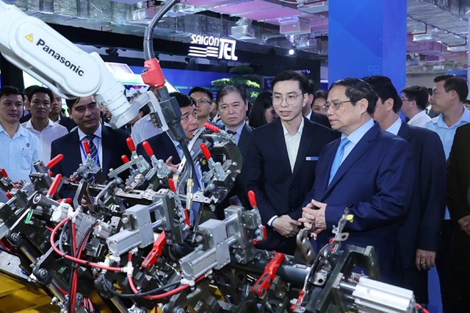 Đổi mới mô hình tăng trưởng, thúc đẩy mục tiêu GDP 2 con số