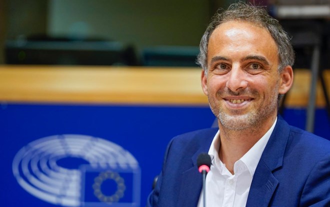 Chính trị gia Pháp kêu gọi châu Âu cứng rắn tối đa với Mỹ