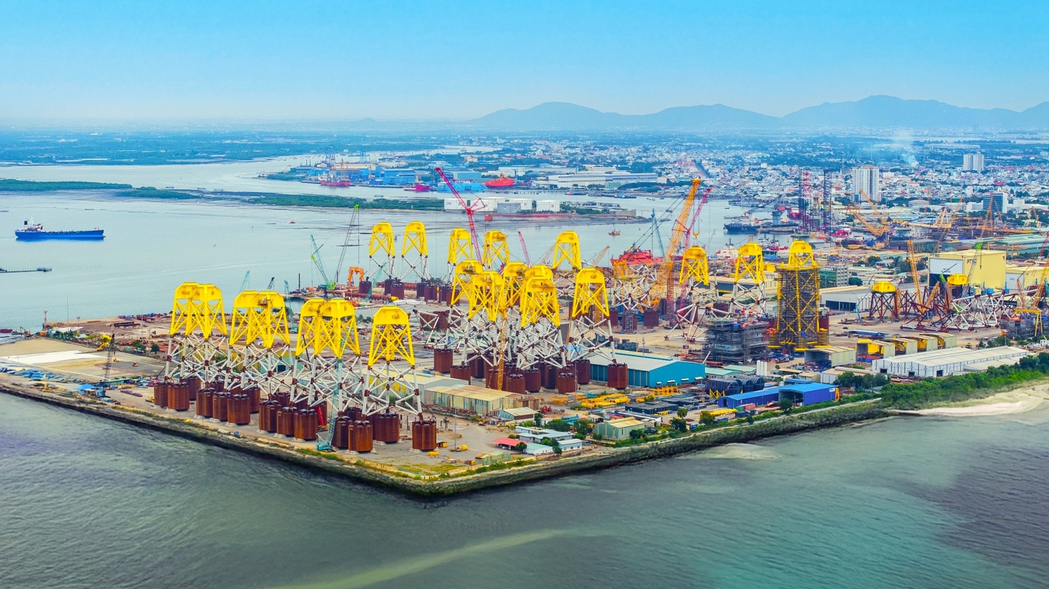 Petrovietnam tiếp tục vai trò trụ cột - mở đường Petrovietnam tiếp tục vai trò trụ cột - mở đường