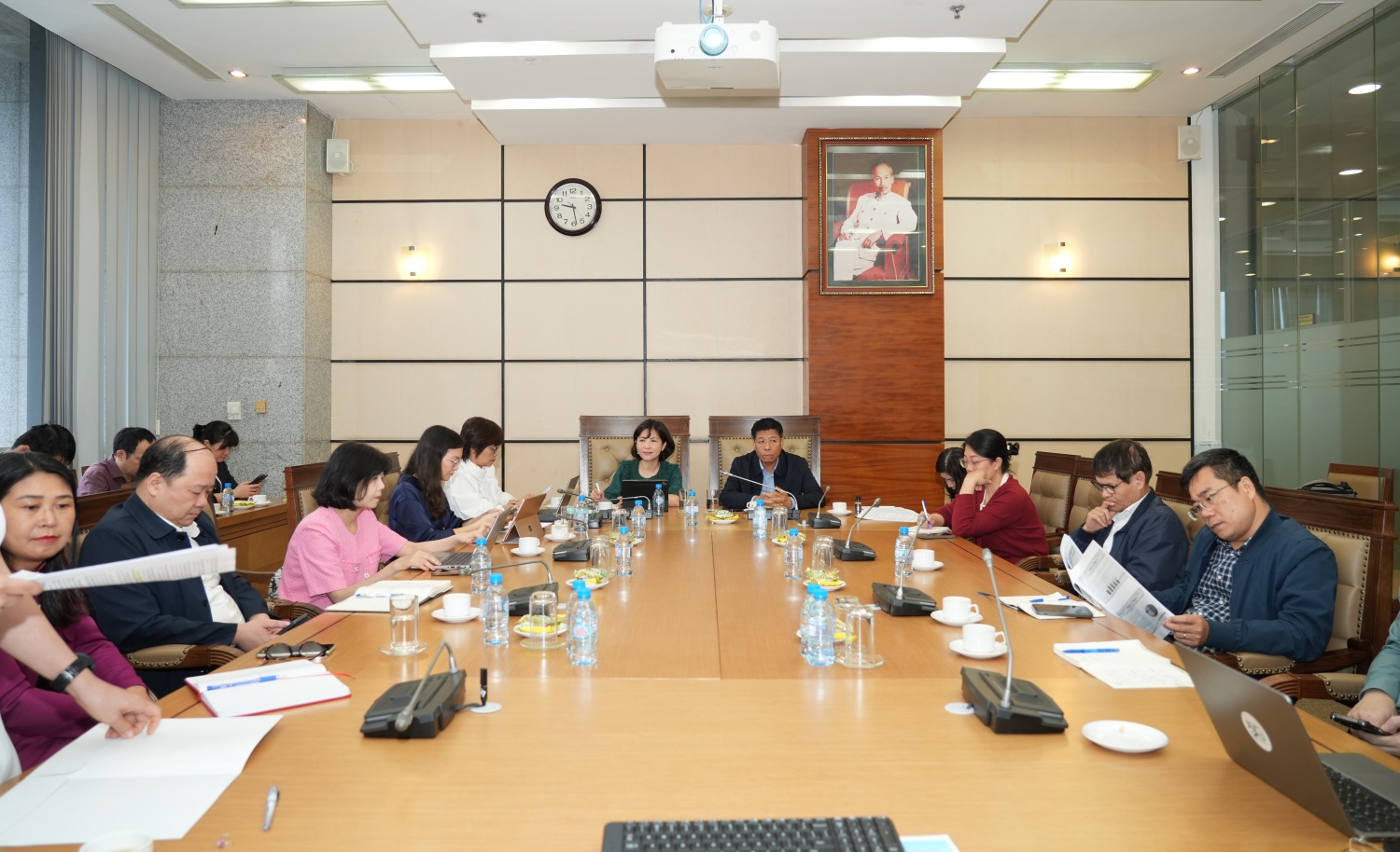 Đồng chí Nguyễn Văn Mậu, Ủy viên Ban Thường vụ Đảng ủy, Chủ nhiệm Ủy ban Kiểm tra Đảng ủy Tập đoàn, Bí thư Đảng ủy BMQL&ĐH sinh hoạt tại Chi bộ Kiểm tra - Kiểm soát nội bộ. Đồng chí Nguyễn Văn Mậu, Ủy viên Ban Thường vụ Đảng ủy, Chủ nhiệm Ủy ban Kiểm tra Đảng ủy Tập đoàn, Bí thư Đảng ủy BMQL&ĐH sinh hoạt tại Chi bộ Kiểm tra - Kiểm soát nội bộ.