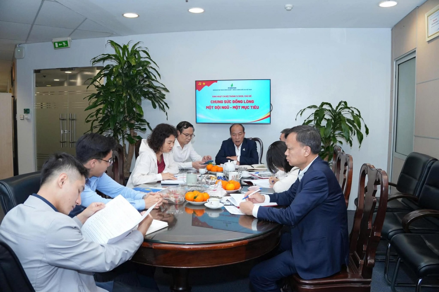[Chùm ảnh] Đảng bộ Bộ máy QL&ĐH Petrovietnam tổ chức sinh hoạt chi bộ tháng 3