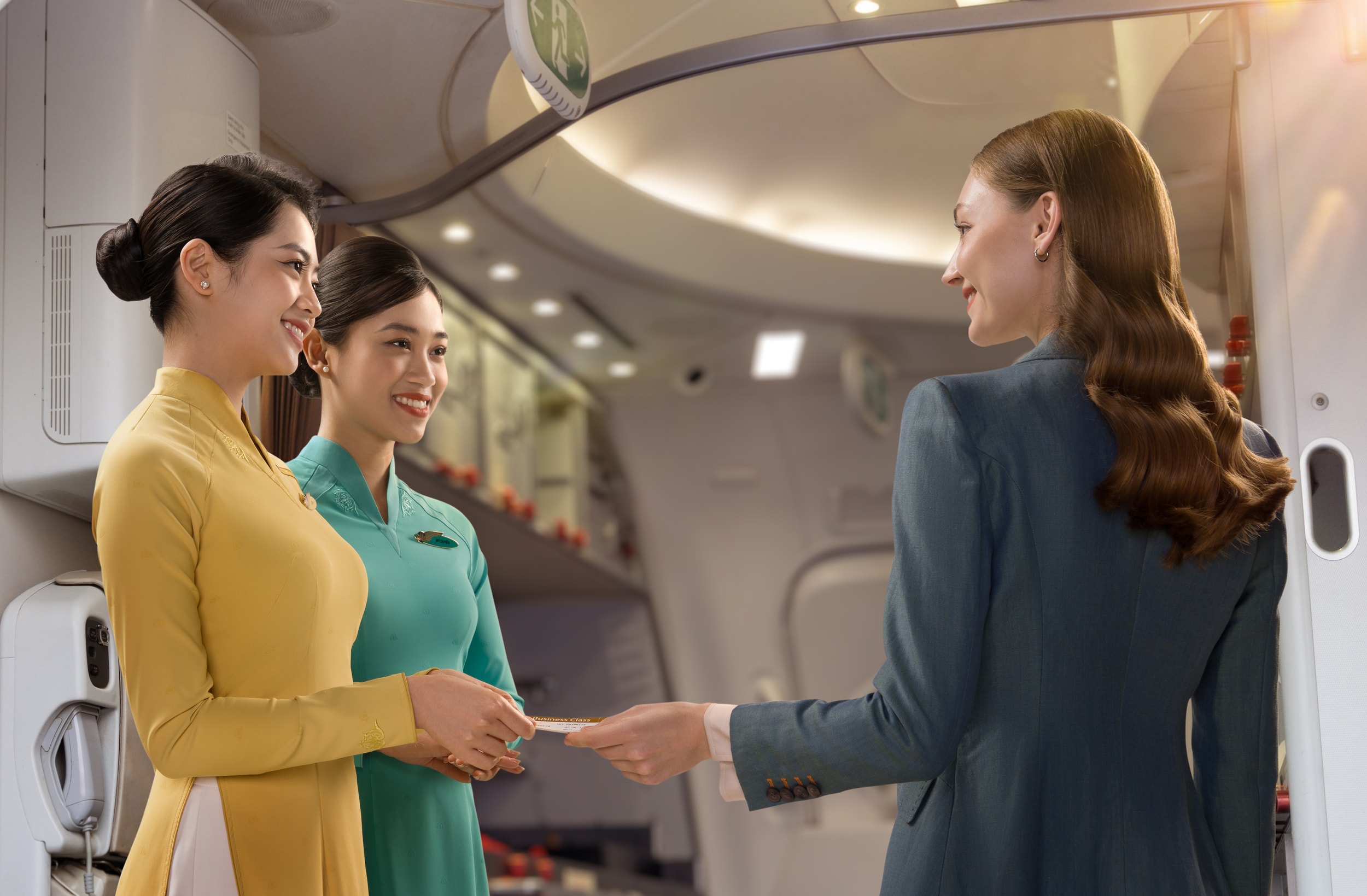 Vietnam Airlines chú trọng phát triển nguồn nhân lực chất lượng cao với kỹ năng số, ngoại ngữ và tác phong dịch vụ chuyên nghiệp.