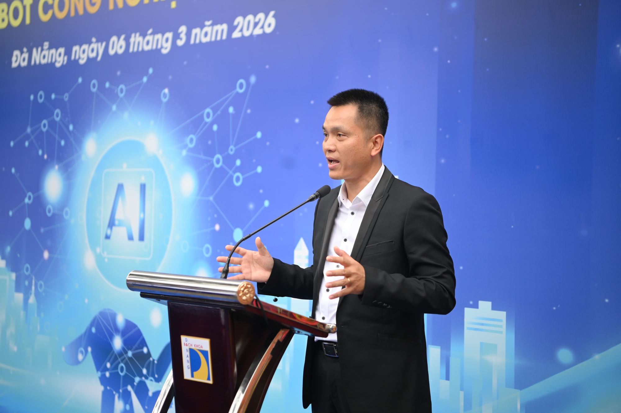 KUKA – Hãng Robot đặt nền móng hệ sinh thái Robot & AI tại miền Trung - Ảnh 3. KUKA – Hãng Robot đặt nền móng hệ sinh thái Robot & AI tại miền Trung - Ảnh 3.