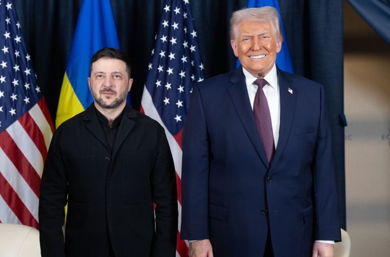 Tổng thống Ukraine Volodymyr Zelenskyy gặp gỡ Tổng thống Mỹ Donald Trump tại Davos, Thụy Sĩ vào ngày 22/1. Ảnh: X/Zelenskyy