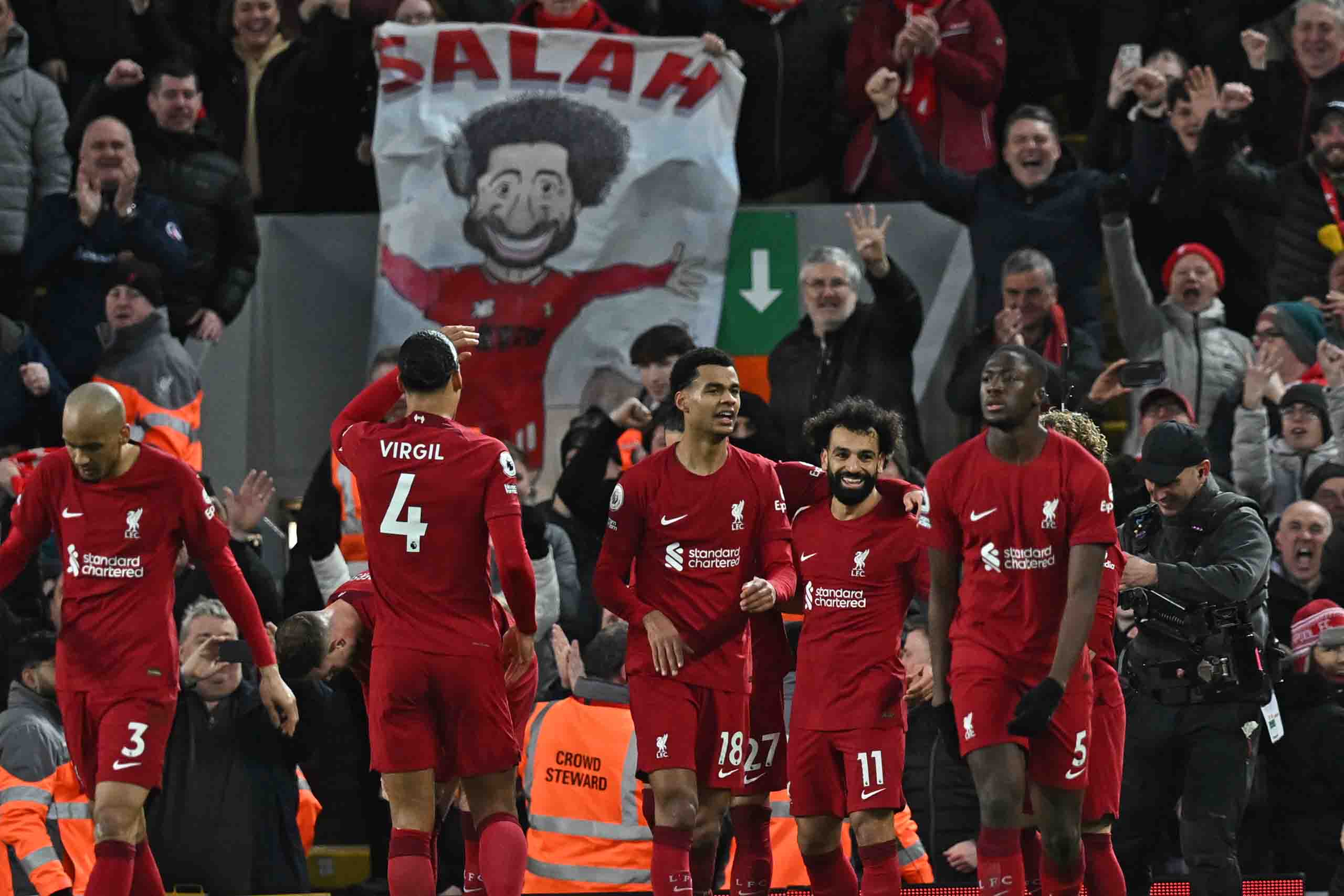 Anfield chắc chắc vẫn sẽ rất nhớ hình ảnh của ngôi sao người Ai Cập. Ảnh: AFP