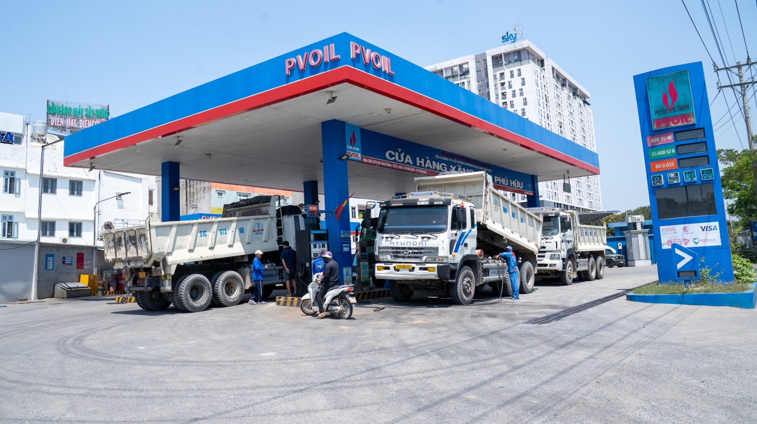 CHXD Phú Hữu   PVOIL: Những “chiến binh” áo xanh làm nên kỳ tích