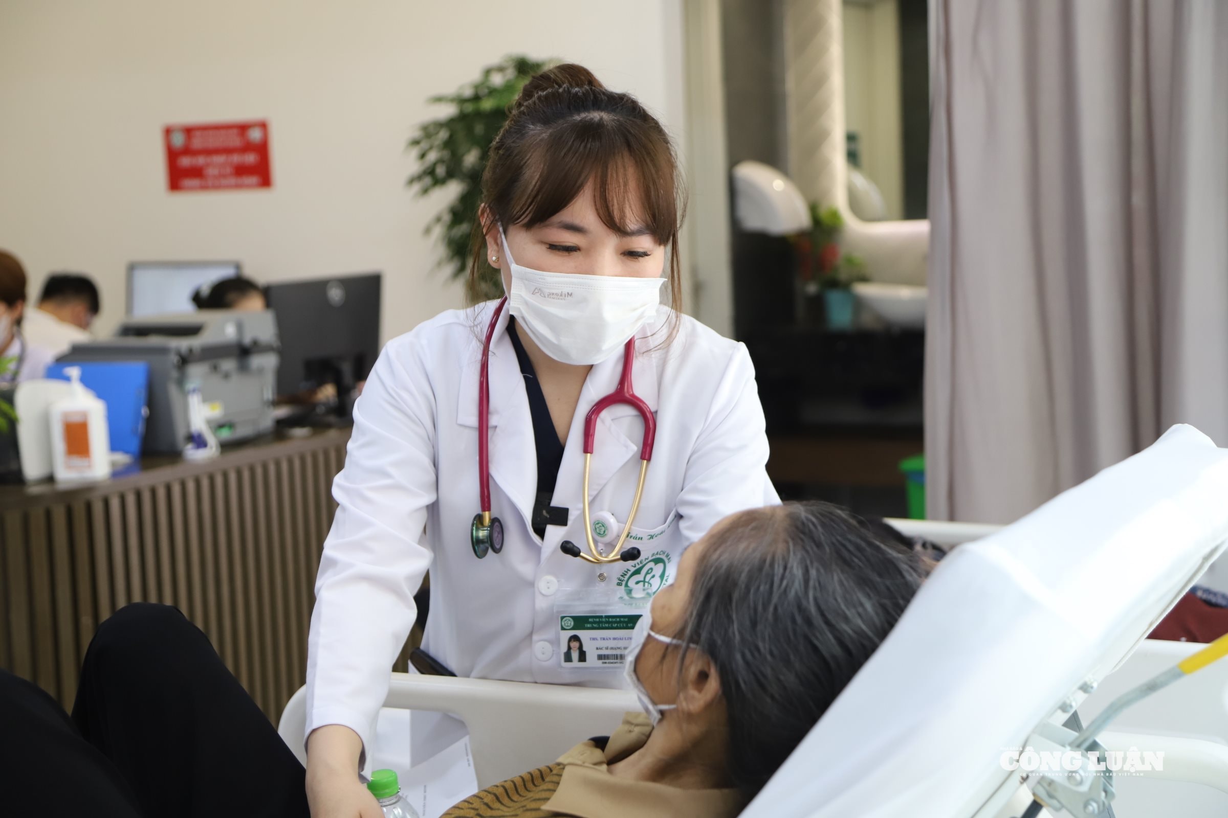 Bộ Y tế đề xuất tiếp tục cắt giảm thủ tục hành chính về khám chữa bệnh.