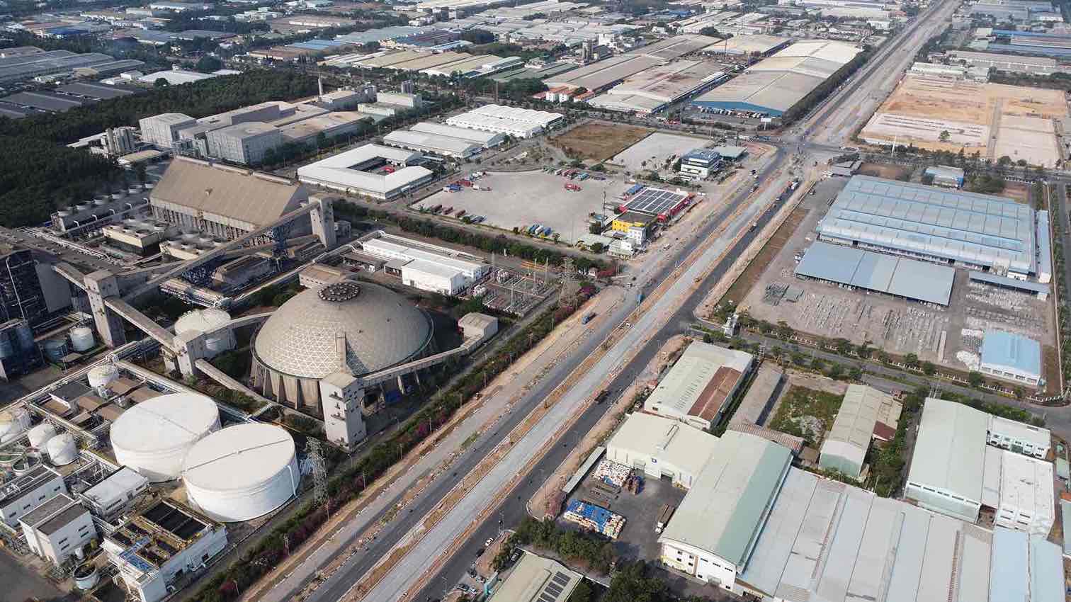 Nhơn Trạch có nhiều khu công nghiệp năng động, sầm uất. Ảnh: HAC