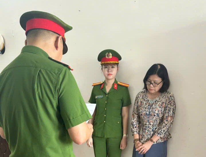 Công an Đà Nẵng khởi tố, bắt giam người phụ nữ hứa bán đất, nhận tiền nhiều người rồi chiếm đoạt. Ảnh: CACC