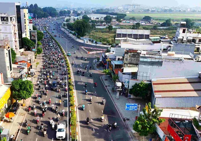 Đường Cộng Hòa sẽ phá bỏ dải phân cách, tổ chức giao thông 3 chiều, kỳ vọng giảm kẹt xe cửa ngõ sân bay Tân Sơn Nhất. Ảnh: Minh Quân