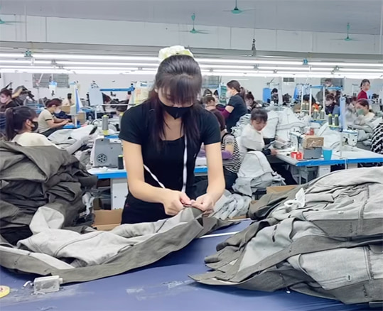 Thưởng lễ 30.4 - 1.5 tại công ty chị Ngọc Anh từ 200.000 đến 500.000 đồng. Ảnh: Minh Hương.