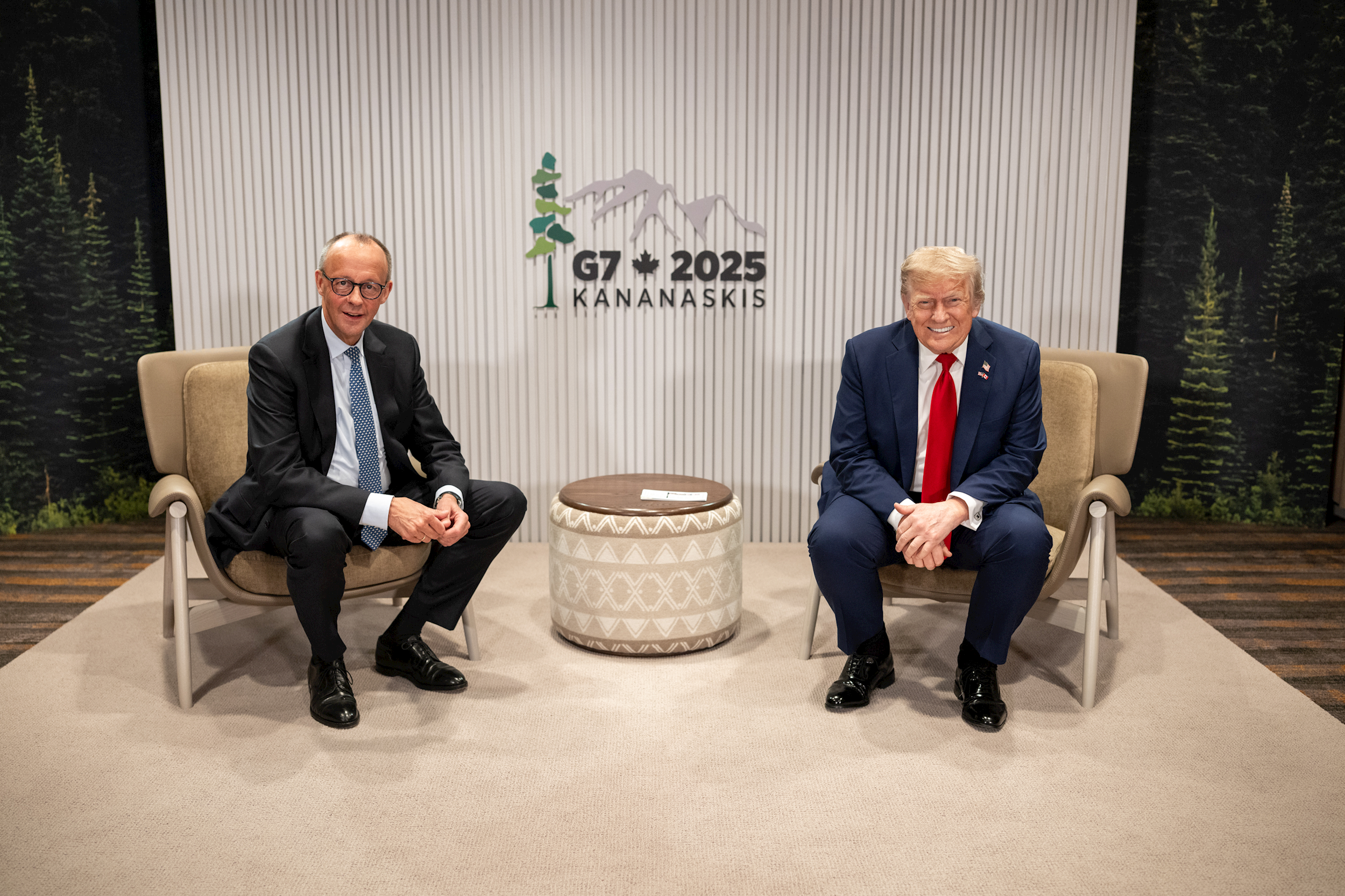 Tổng thống Mỹ Donald Trump gặp Thủ tướng Đức Friedrich Merz tại Hội nghị thượng đỉnh G7 2025. Ảnh: Nhà Trắng
